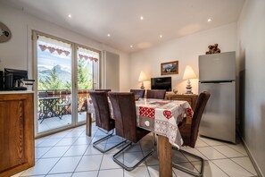 Dining - Apartment "Au Rêve Savoyard 5" with Mountain View for 4 People (Morillon)