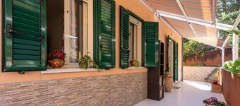 Holiday Apartment 'Paradiso Marino' with Terrace, Garden and Wi-Fi
