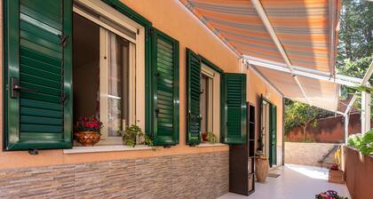 Appartement de vacances 'Paradiso Marino' avec terrasse, jardin et Wi-Fi Ă CefalĂč