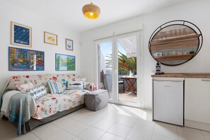 TV - Apartment 'Corralejo Sun Escape' with Sea View, Wi-Fi & A/C (Corralejo)