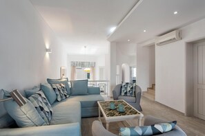 TV - Villa 'Isabel' with Sea View, Wi-Fi and Air Conditioning (Vale do Lobo)