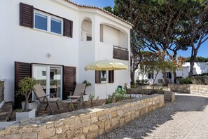 Terrace/patio - Villa 'Isabel' with Sea View, Wi-Fi and Air Conditioning (Vale do Lobo)