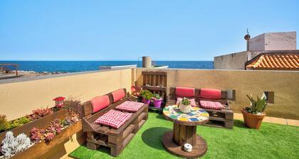 Vacation Apartment 'Estudio Calima' with Sea View, Private Terrace and Wi-Fi