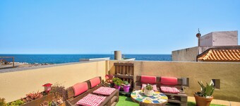 Vacation Apartment 'Estudio Calima' with Sea View, Private Terrace and Wi-Fi