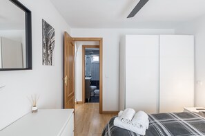 2 bedrooms, iron/ironing board, free WiFi, bed sheets