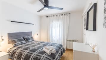 2 bedrooms, iron/ironing board, free WiFi, bed sheets