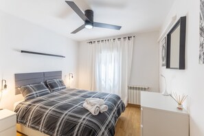 2 bedrooms, iron/ironing board, free WiFi, bed sheets