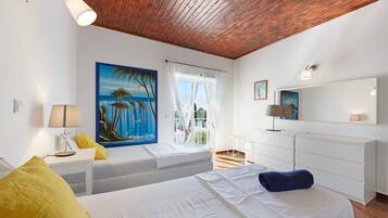 4 bedrooms, iron/ironing board, free WiFi, bed sheets