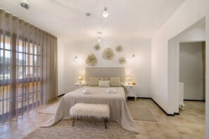 4 chambres, fer et planche à repasser, Wi-Fi gratuit, draps fournis