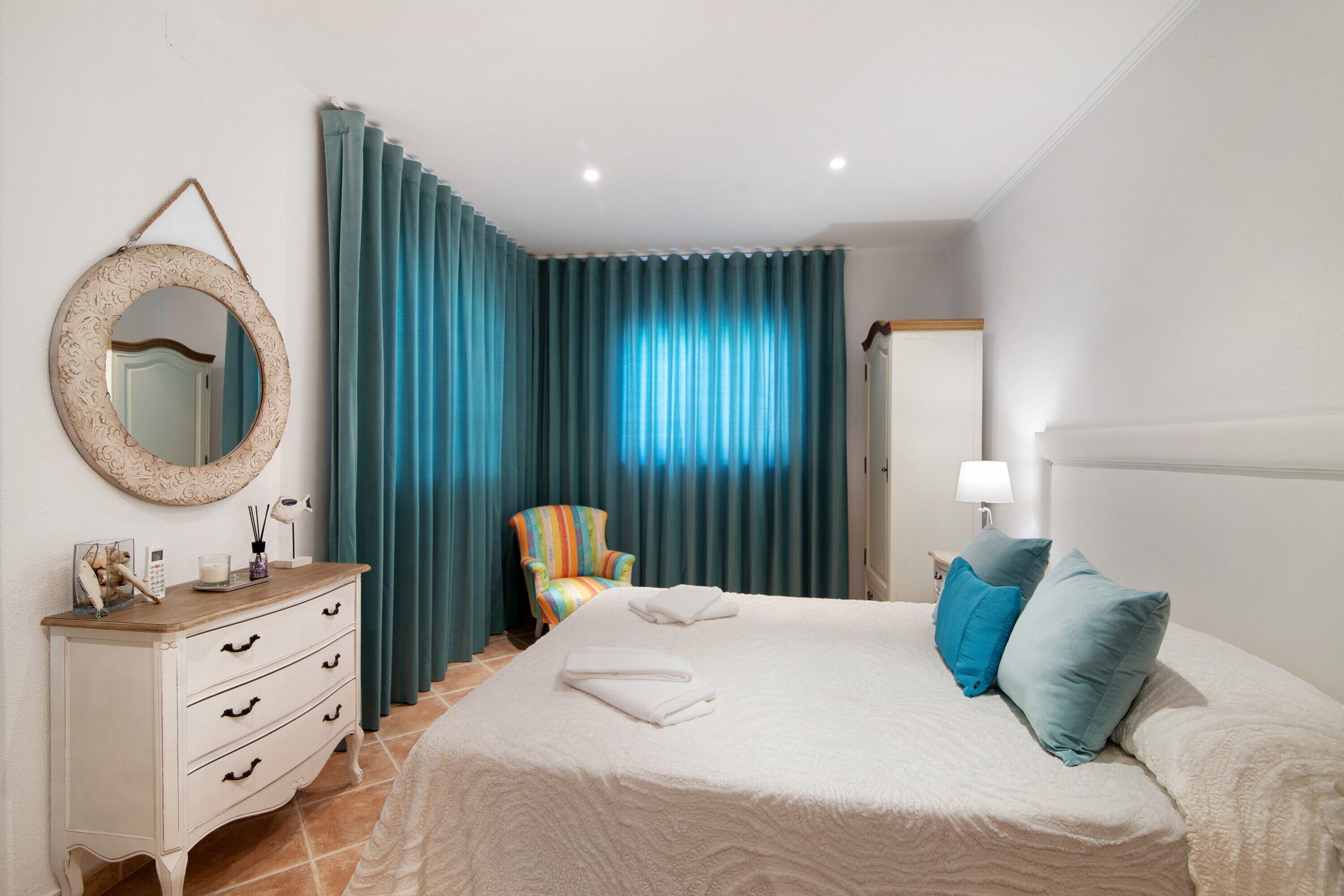 4 camere, ferro/asse da stiro, Wi-Fi gratuito, lenzuola