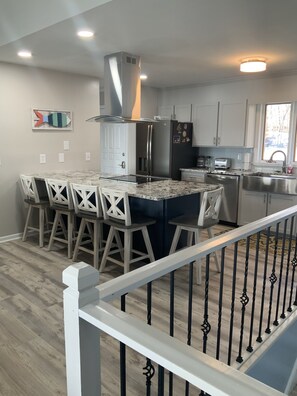 Dining - Lakefront,  Great, wide-water views. Near bridge
 (Moneta)