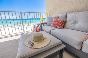 Property grounds - ⭐Beach Front-Gulf Front Pool-Beach Service-Walk2Surf Hut--2BR Southern Magnolia⭐ (Miramar Beach)