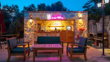 Bar (en la propiedad)