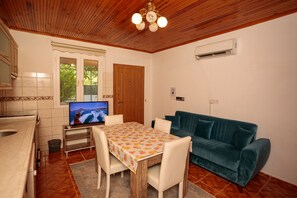 Appartamento familiare | 1 camera, ferro/asse da stiro, Wi-Fi gratuito, lenzuola