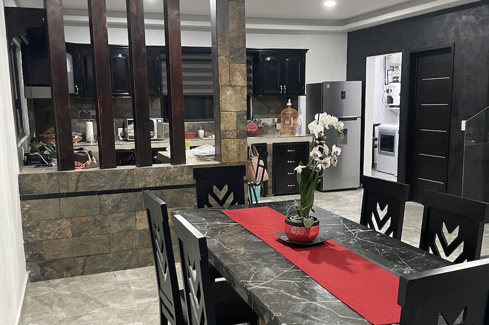 Nueva casa bonita de descanso