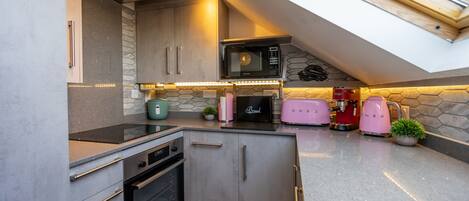 Fridge, microwave, oven, stovetop