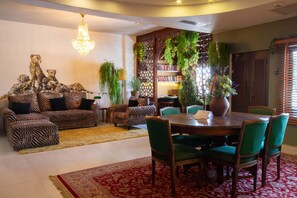 Presidential Suite | 客房内保险箱、隔音、熨斗/熨板、免费 WiFi