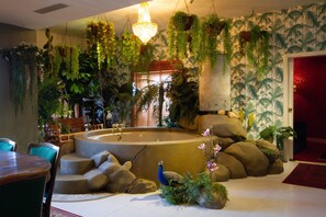 Presidential Suite | In-room safe, soundproofing, iron/ironing board, free WiFi - The Walled Off Hotel (Bethlehem)
