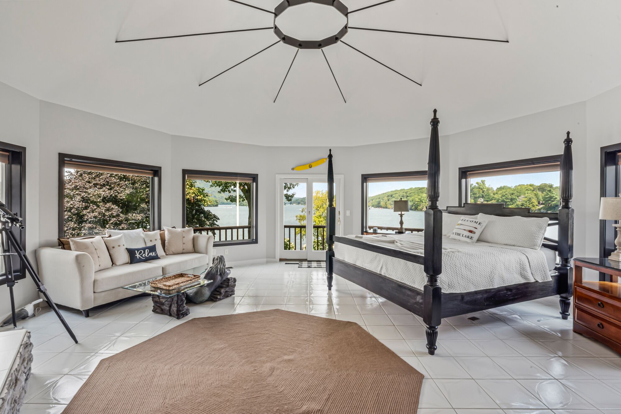 7 bedrooms, WiFi, bed sheets