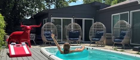 Outdoor pool, a heated pool