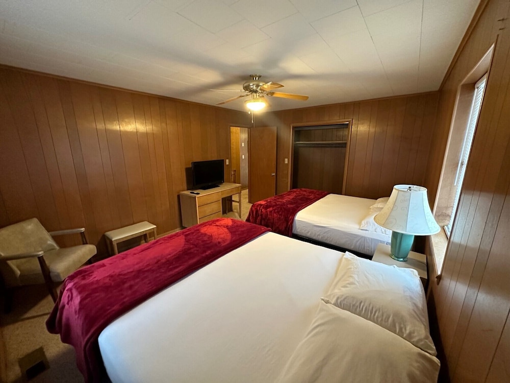 'Cherokee House' at The Indian Lodge on Lake Fort Gibson Wagoner