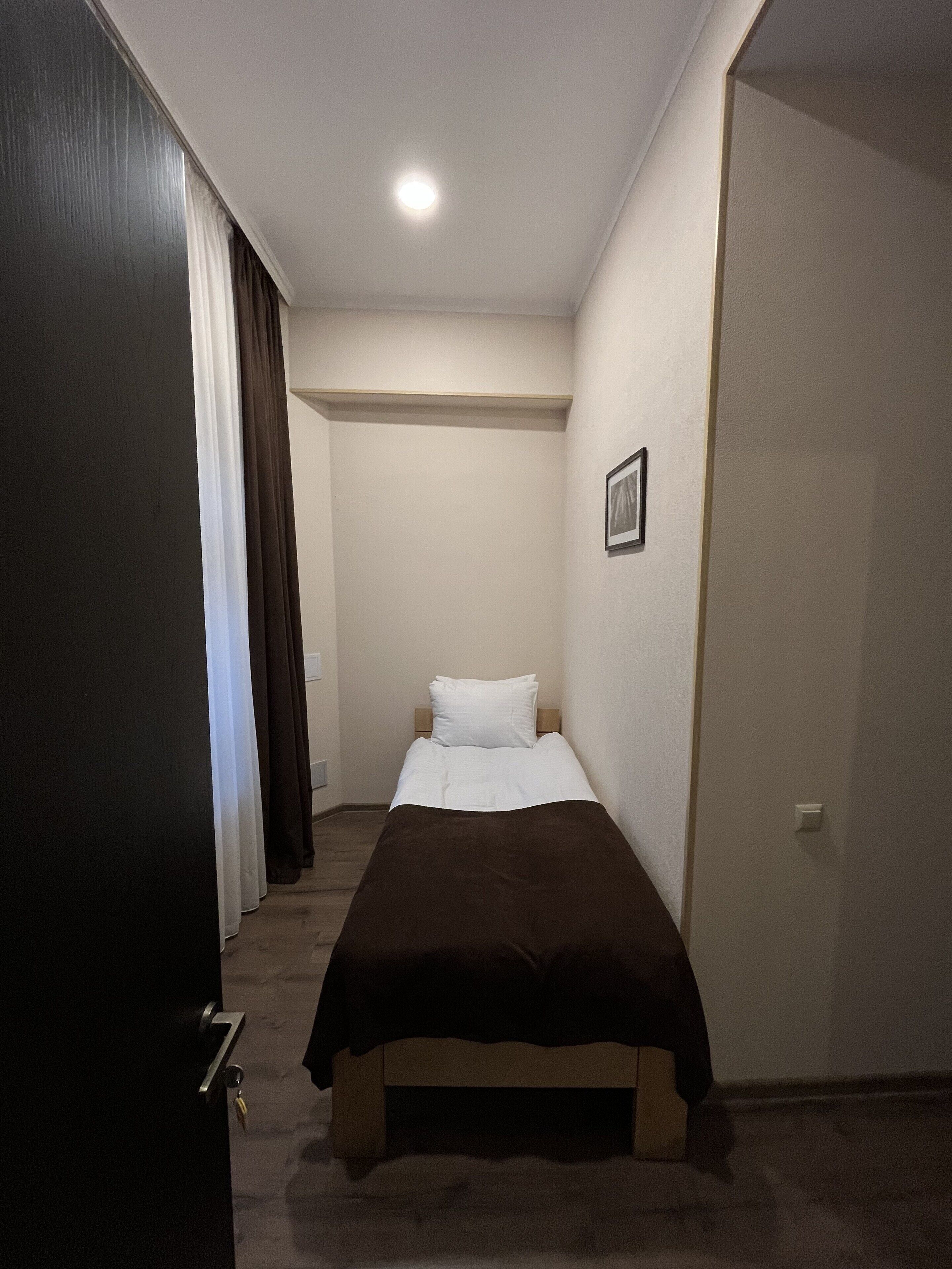 Basic Room | 1 bedroom, desk, laptop workspace, soundproofing