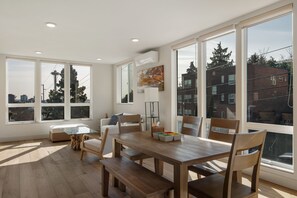 Dining - Modern Townhome with Space Needle View (Seattle)