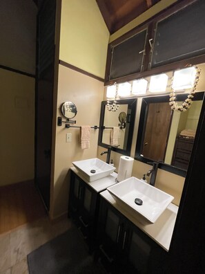 Towels, soap, shampoo, toilet paper - Oceanfront Condo - NEWLY Remodeled furnishings- BEAUTIFUL sunsets every night! (Maunaloa)