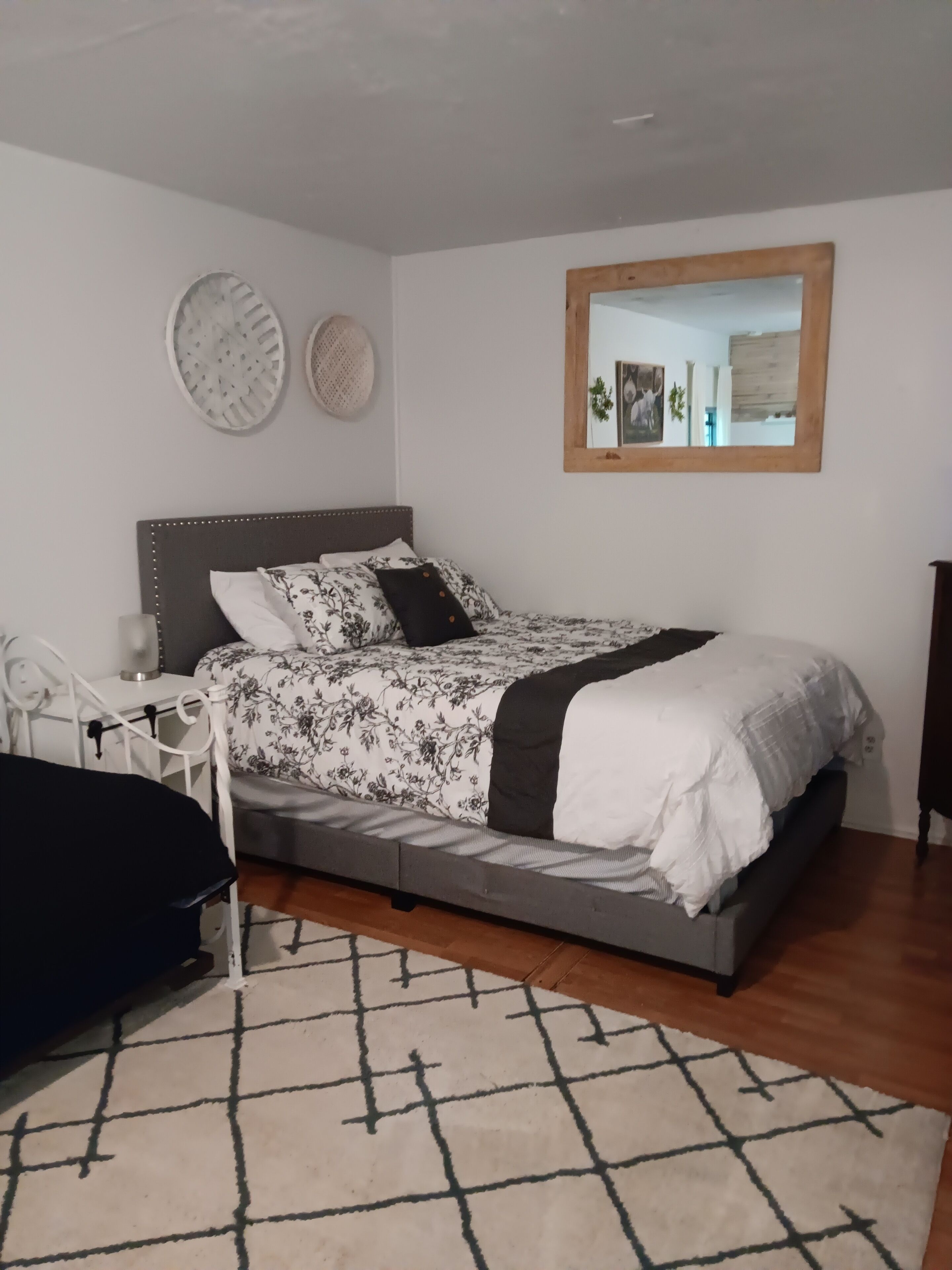 Mother-In-Laws Guesthouse