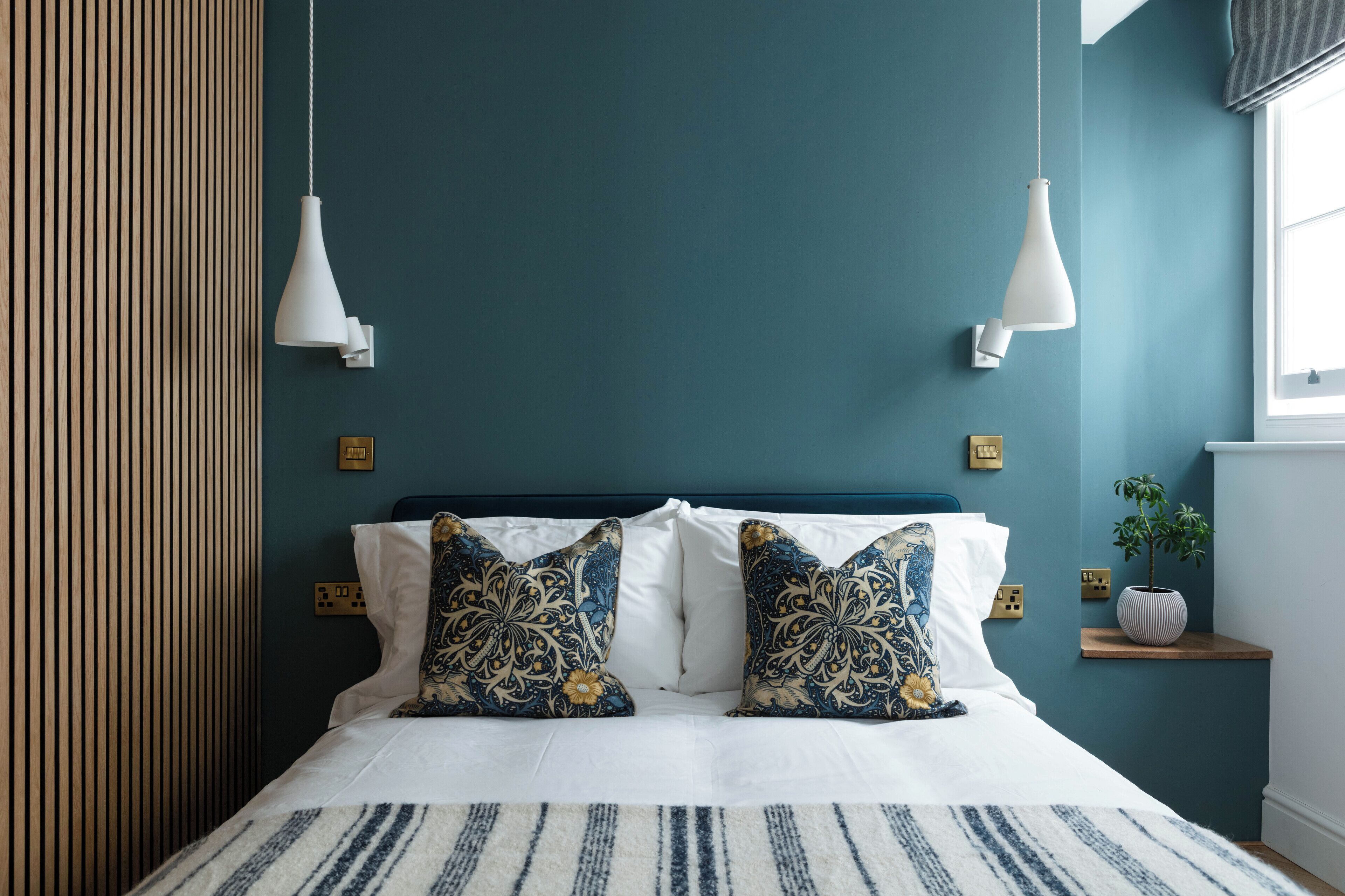 This apartment is a 4 bedroom(s), 3 bathrooms, located in Brighton , East Sussex.