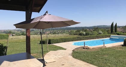 Villa Beaujolaise avec Piscine proche Lyon