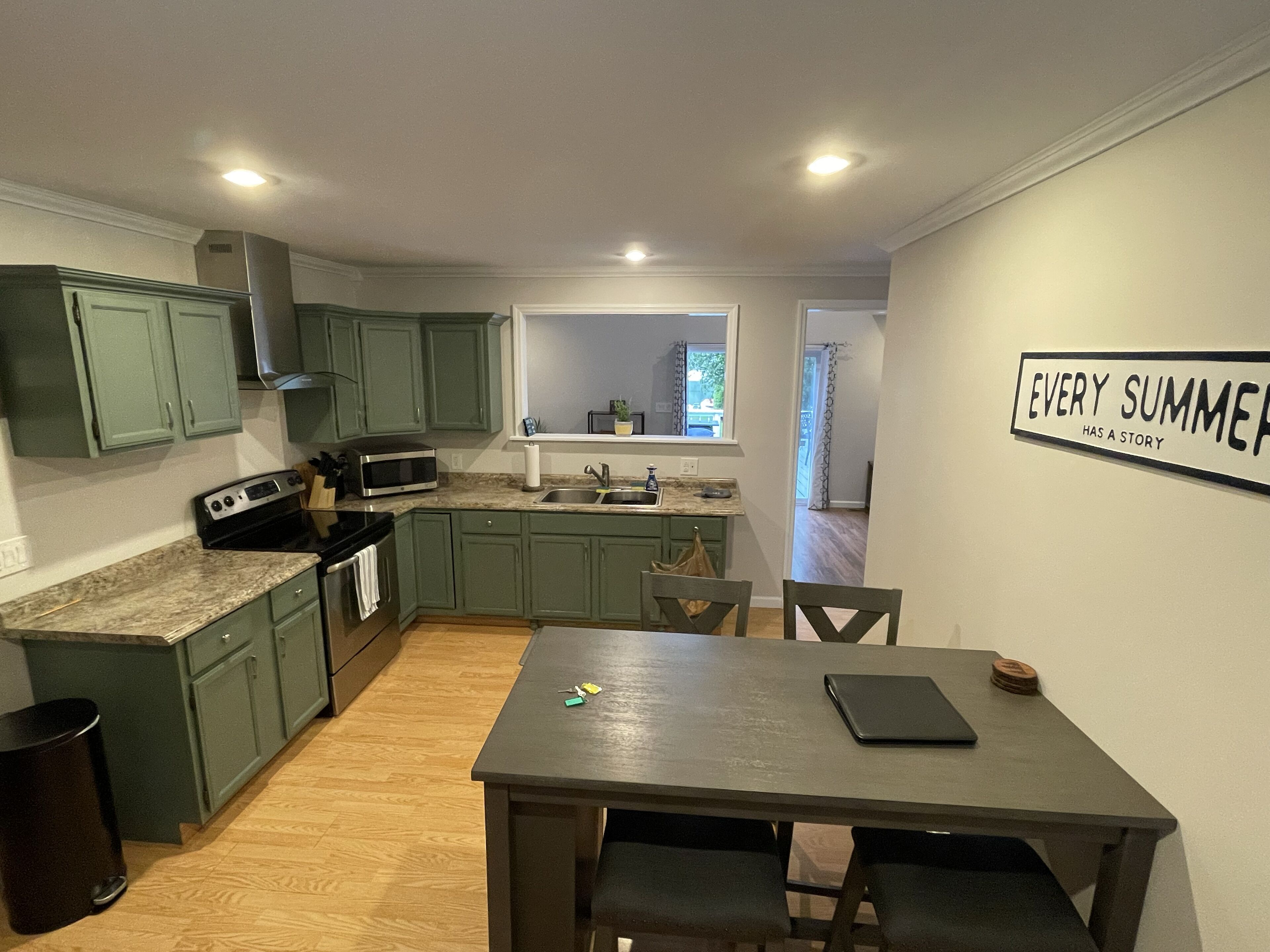 冰箱、微波炉、烤箱、炉灶