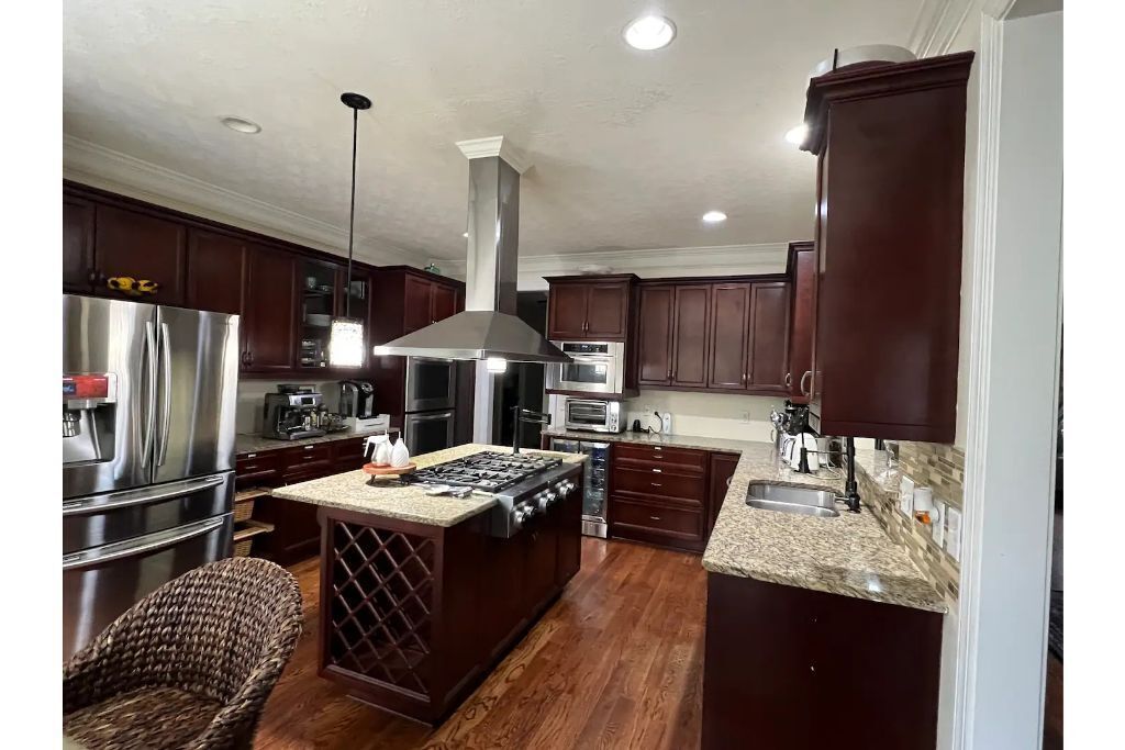 Vacation Galore! Everything you need! Come as you are!