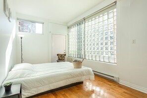 3 bedrooms, desk, free WiFi, bed sheets