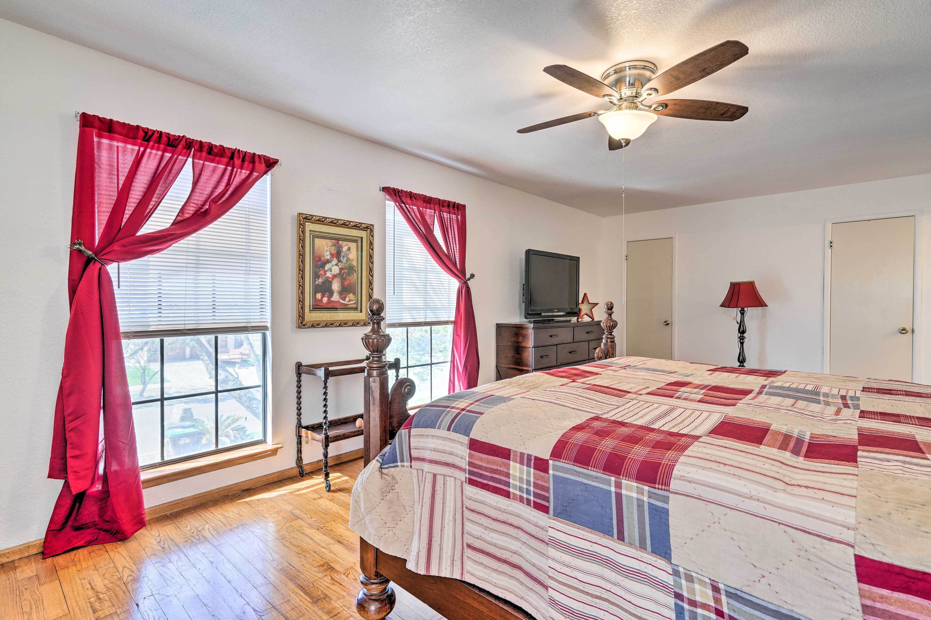 San Antonio Vacation Rental with Courtyard!