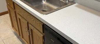 Modern Summit View Condo- Quiet but close to everything!