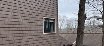 Modern Summit View Condo- Quiet but close to everything!