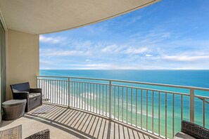 Property grounds - Aqua 2004 | 2BR Salty Air Gulf-front Retreat | Sleeps 8 + Beach Service (Panama City Beach)