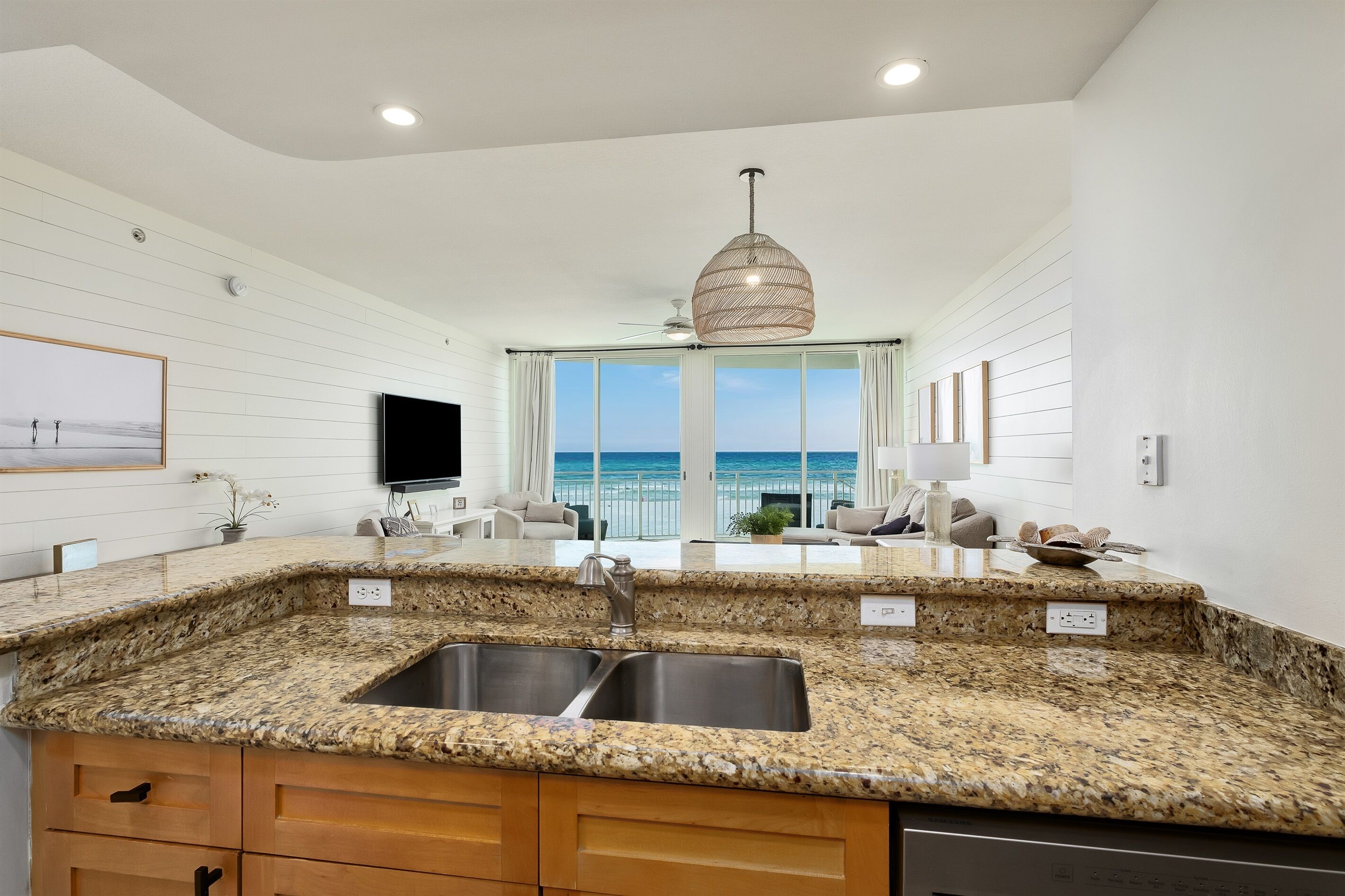 Aqua 2004-Salty Air Retreat  absolutely spectacular 2Br sleeps 8!