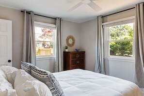 3 soverom, skrivebord, strykejern/-brett og wi-fi