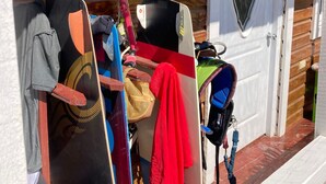 A wooden cabin with a door labeled "SEAWORLD ROOM". - Ocean front. Kiters hotel (Buen Hombre)