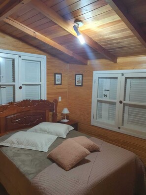 3 bedrooms, free WiFi, bed sheets - Caminho dos Sonhos Chalet (Urubici)
