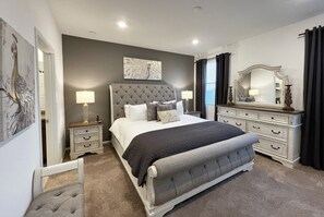 5 bedrooms, desk, iron/ironing board, travel crib