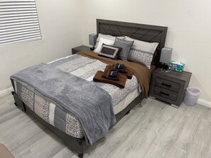 5 bedrooms, iron/ironing board, free WiFi, bed sheets