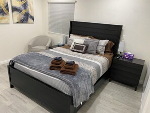 5 bedrooms, iron/ironing board, free WiFi, bed sheets