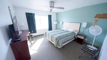 Studio | In-room safe, desk, laptop workspace, free WiFi