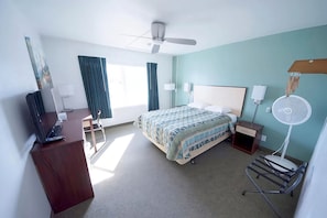 Studio | In-room safe, desk, laptop workspace, free WiFi - Rewak Studios (Fairbanks)