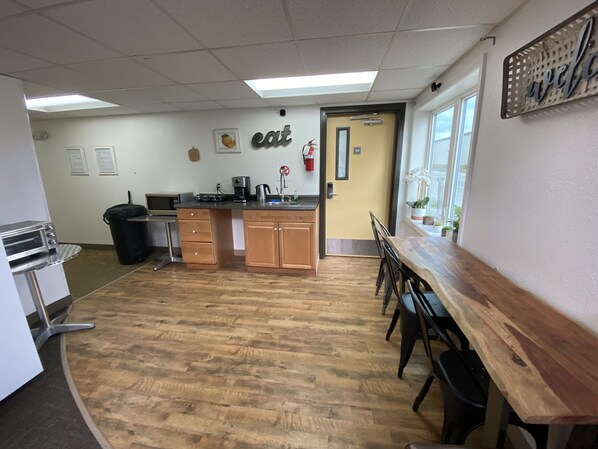 Mini-fridge, microwave - Rewak Studios (Fairbanks)