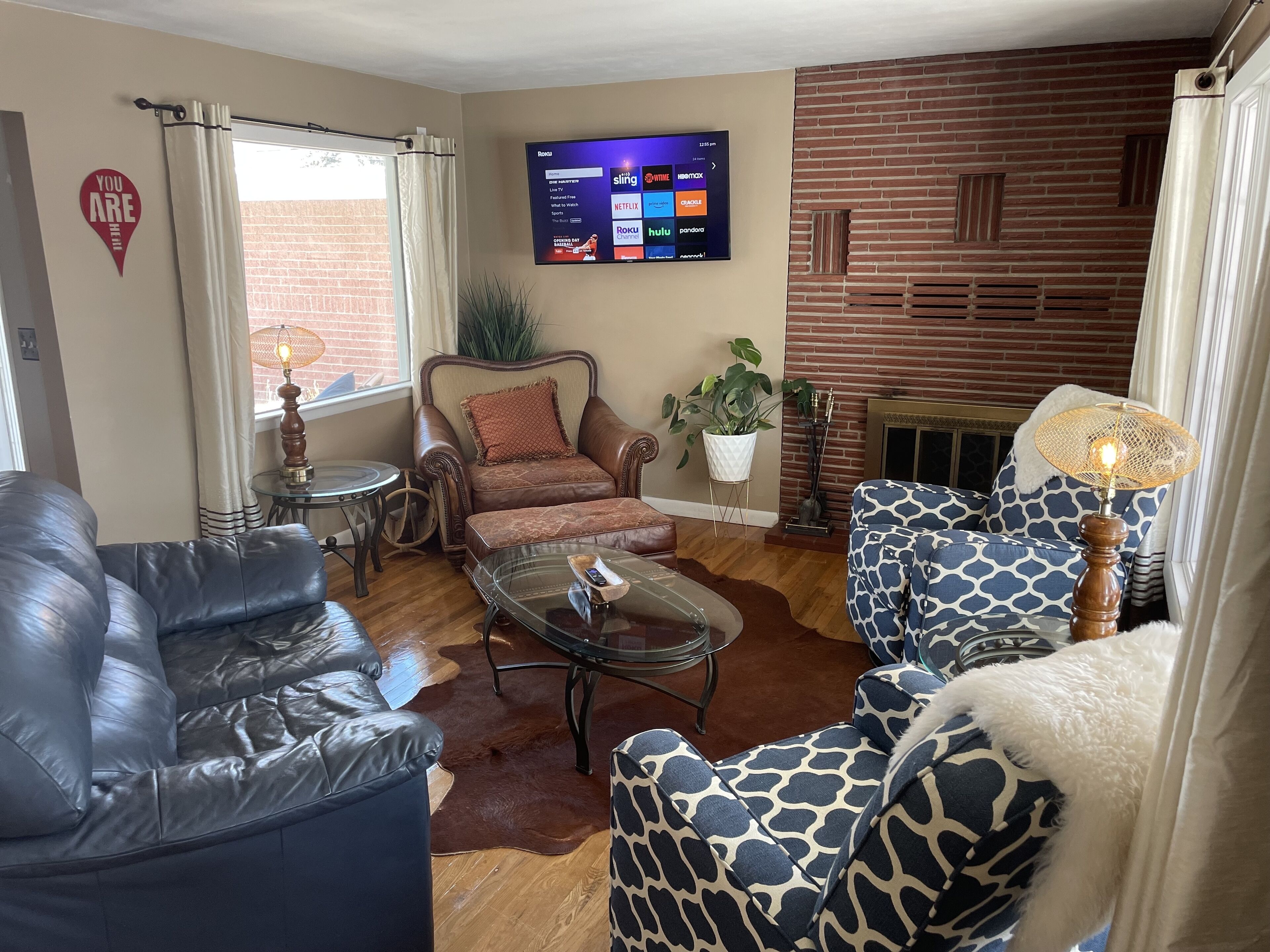 RARE FIND! 4BR, 2BA Home W/Deck/Grill/Fireplaces. Pet Friendly w/ fenced in BY