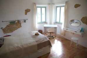 5 soverom, skrivebord, wi-fi og sengetøy